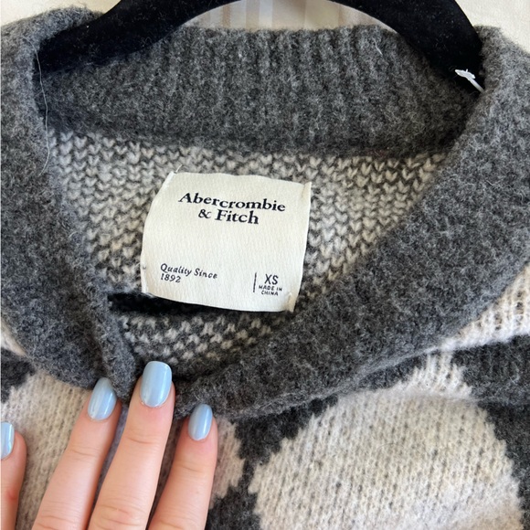 Abercrombie checkered sweater - Picture 2 of 2